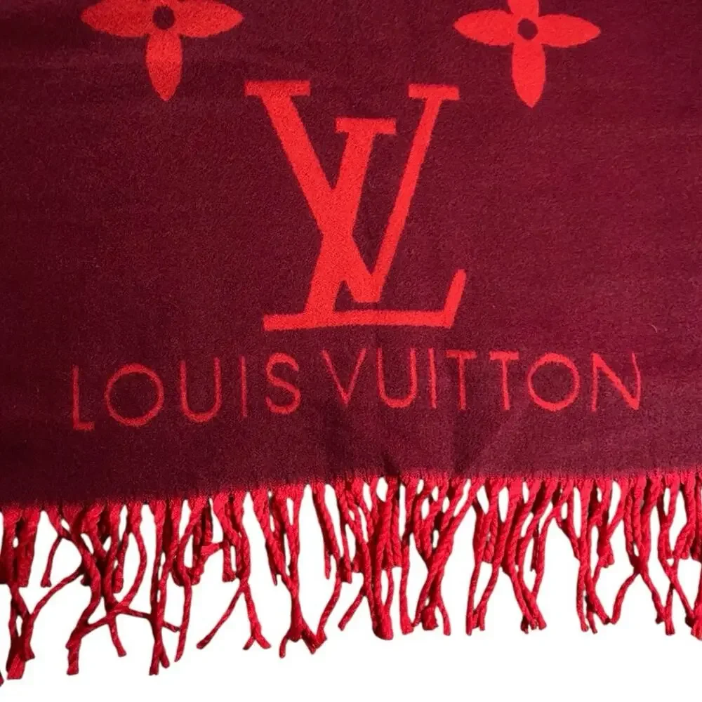LOUIS VUITTON Echarpe Reykjavik Berry Red Cashmere Scarf - 22”x74”
